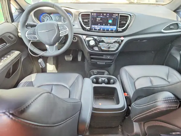 2C4RC1BG2TR156503 2026 CHRYSLER PACIFICA - Image 8