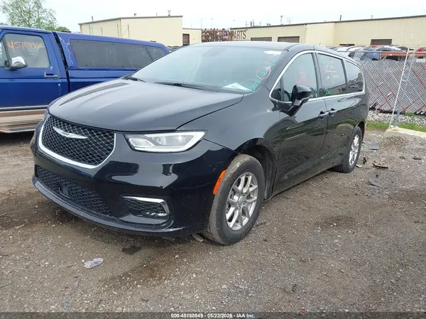 2C4RC1BG2TR167503 2026 CHRYSLER PACIFICA - Image 2