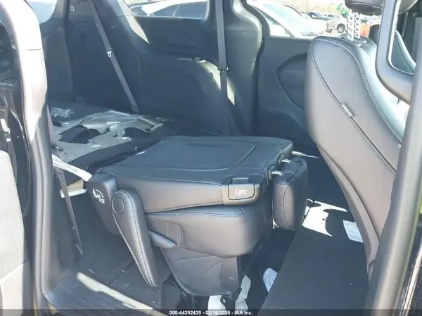 2C4RC1BG2TR201651 2026 CHRYSLER PACIFICA - Image 8