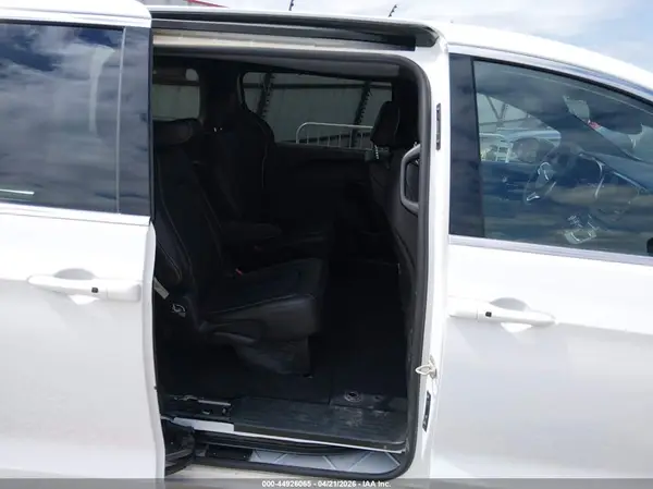 2C4RC1BG2TR209362 2026 CHRYSLER PACIFICA - Image 8