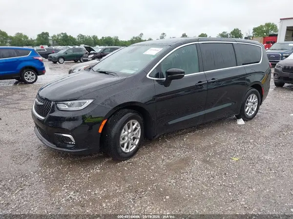 2C4RC1BG2TR239851 2026 CHRYSLER PACIFICA - Image 2
