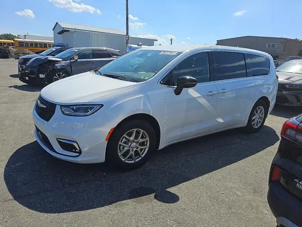 2C4RC1BG2TR266869 2026 CHRYSLER PACIFICA - Image 1