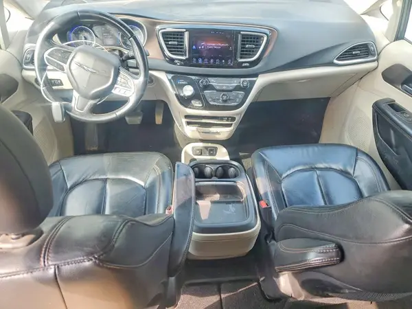 2C4RC1BG3HR506681 2017 CHRYSLER PACIFICA - Image 8