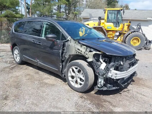 2C4RC1BG3HR511492 2017 CHRYSLER PACIFICA - Image 1
