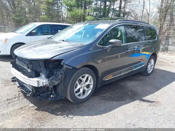 2C4RC1BG3HR511492 2017 CHRYSLER PACIFICA - Image 2