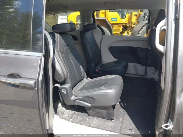 2C4RC1BG3HR511492 2017 CHRYSLER PACIFICA - Image 8