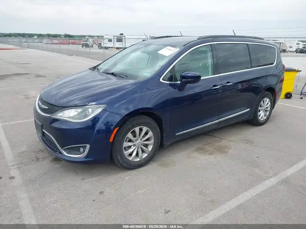 2C4RC1BG3HR512528 2017 CHRYSLER PACIFICA - Image 2
