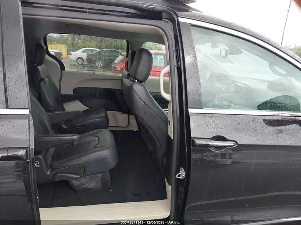 2C4RC1BG3HR518555 2017 CHRYSLER PACIFICA - Image 8