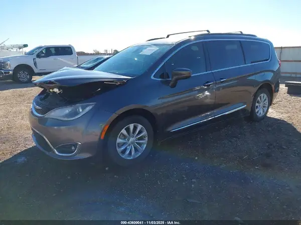 2C4RC1BG3HR527675 2017 CHRYSLER PACIFICA - Image 2