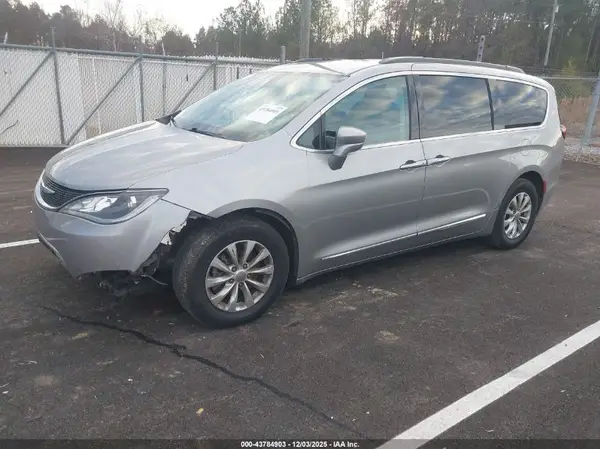 2C4RC1BG3HR534917 2017 CHRYSLER PACIFICA - Image 2