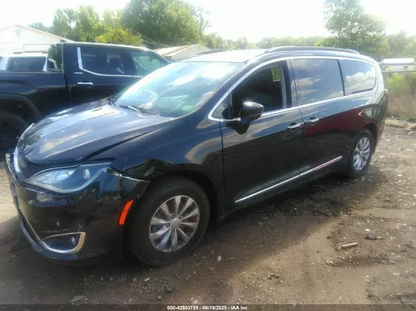 2C4RC1BG3HR535419 2017 CHRYSLER PACIFICA - Image 2