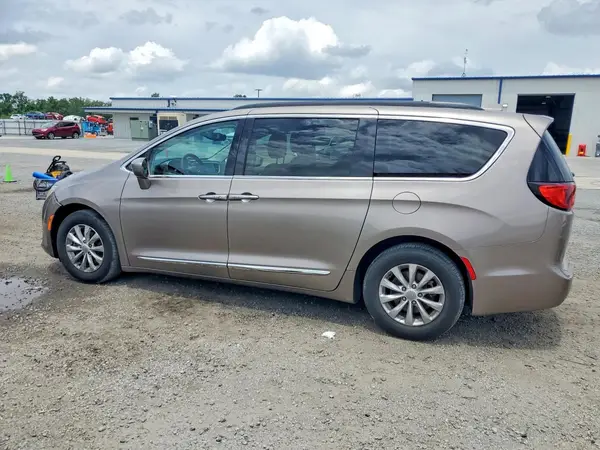 2C4RC1BG3HR535453 2017 CHRYSLER PACIFICA - Image 2