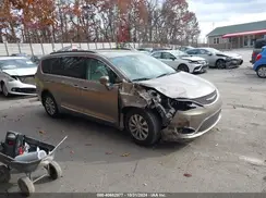 2C4RC1BG3HR537929 2017 CHRYSLER PACIFICA