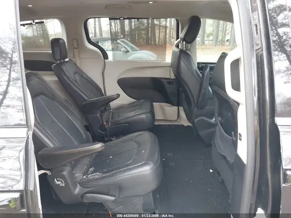 2C4RC1BG3HR539101 2017 CHRYSLER PACIFICA - Image 8