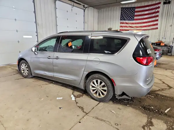 2C4RC1BG3HR539583 2017 CHRYSLER PACIFICA - Image 2