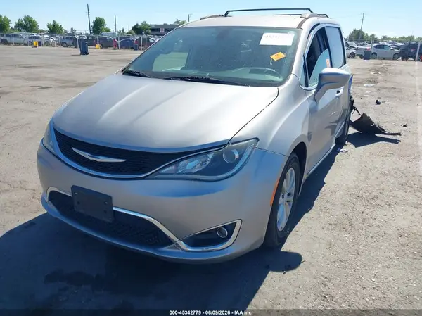 2C4RC1BG3HR540541 2017 CHRYSLER PACIFICA - Image 2