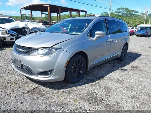 2C4RC1BG3HR540698 2017 CHRYSLER PACIFICA - Image 2