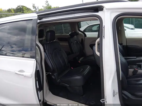 2C4RC1BG3HR543455 2017 CHRYSLER PACIFICA - Image 8