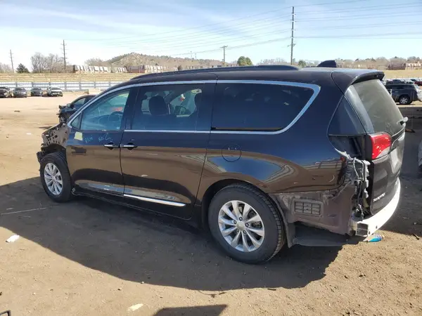 2C4RC1BG3HR569490 2017 CHRYSLER PACIFICA - Image 2