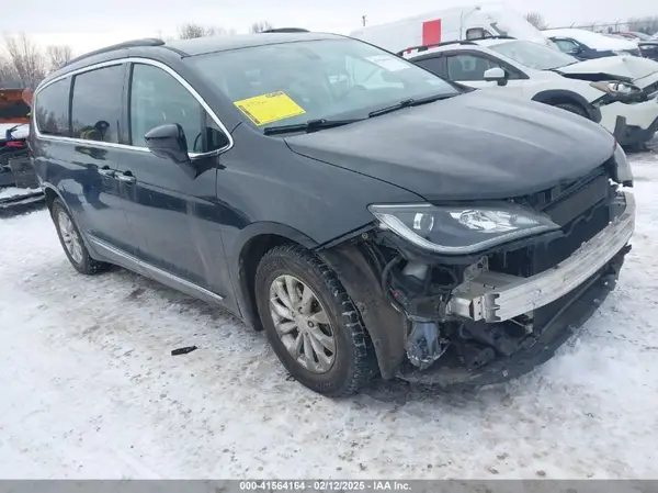2C4RC1BG3HR569537 2017 CHRYSLER PACIFICA - Image 1