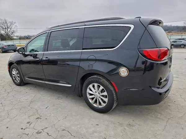 2C4RC1BG3HR576486 2017 CHRYSLER PACIFICA - Image 2