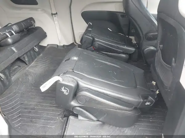 2C4RC1BG3HR576875 2017 CHRYSLER PACIFICA - Image 8