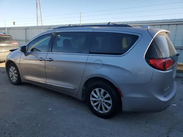 2C4RC1BG3HR583681 2017 CHRYSLER PACIFICA - Image 2
