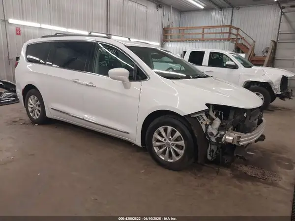 2C4RC1BG3HR583907 2017 CHRYSLER PACIFICA - Image 1