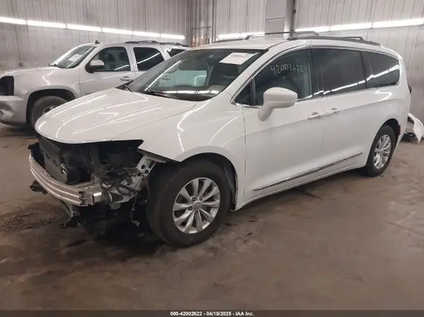 2C4RC1BG3HR583907 2017 CHRYSLER PACIFICA - Image 2