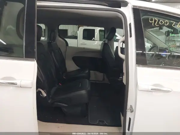 2C4RC1BG3HR583907 2017 CHRYSLER PACIFICA - Image 8