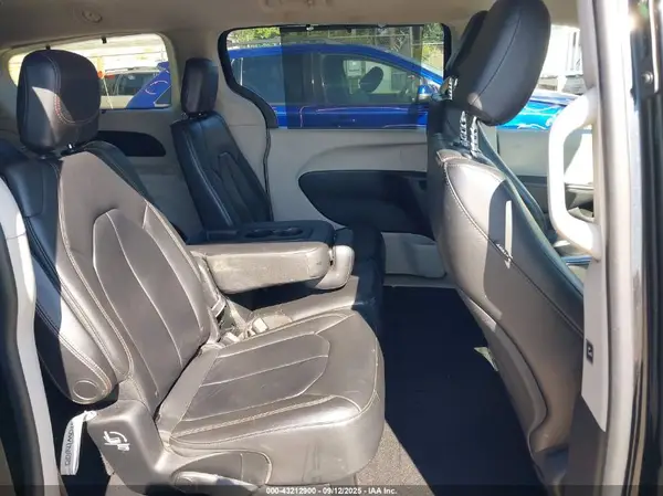 2C4RC1BG3HR599010 2017 CHRYSLER PACIFICA - Image 8