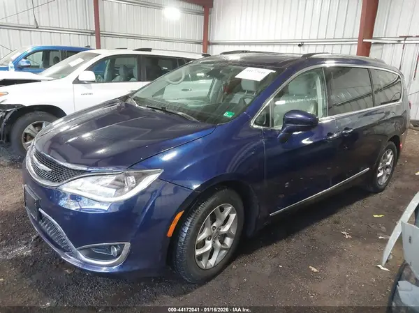 2C4RC1BG3HR610765 2017 CHRYSLER PACIFICA - Image 2