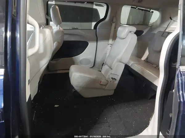 2C4RC1BG3HR610765 2017 CHRYSLER PACIFICA - Image 8