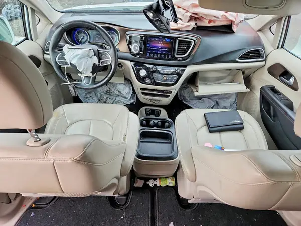 2C4RC1BG3HR623080 2017 CHRYSLER PACIFICA - Image 8