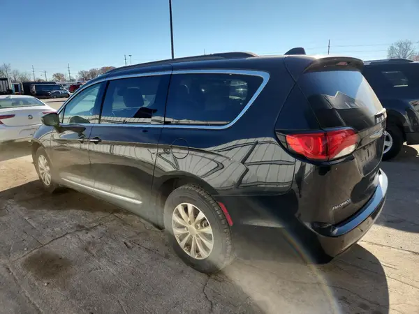 2C4RC1BG3HR623354 2017 CHRYSLER PACIFICA - Image 2