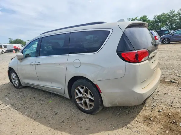 2C4RC1BG3HR628649 2017 CHRYSLER PACIFICA - Image 2