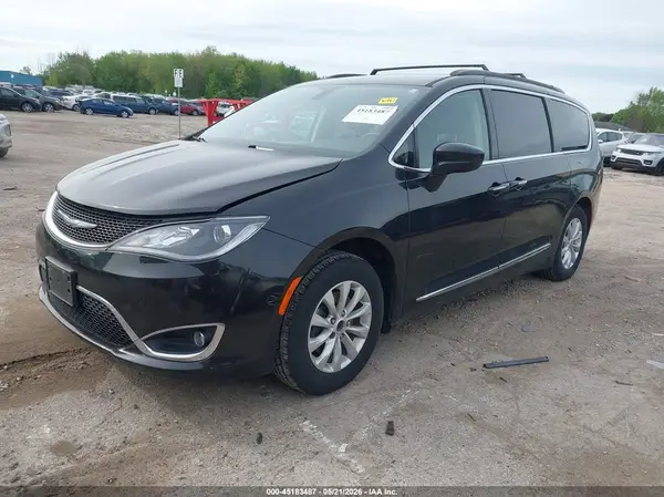2C4RC1BG3HR635911 2017 CHRYSLER PACIFICA - Image 2