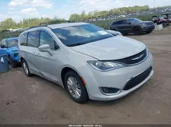 2C4RC1BG3HR654362 2017 CHRYSLER PACIFICA