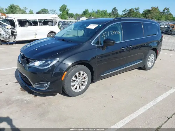 2C4RC1BG3HR660520 2017 CHRYSLER PACIFICA - Image 2