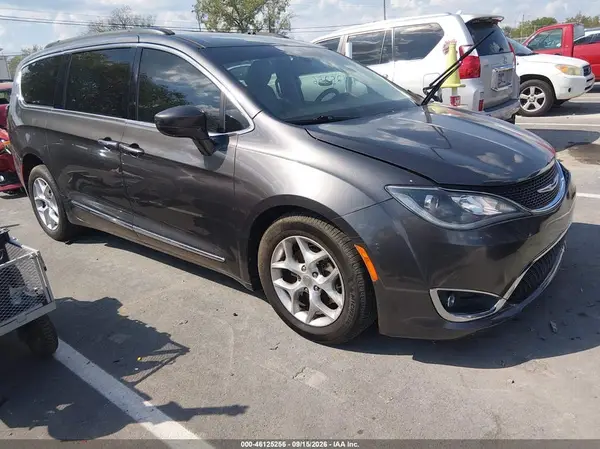 2C4RC1BG3HR684770 2017 CHRYSLER PACIFICA - Image 1