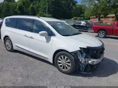 2C4RC1BG3HR687992 2017 CHRYSLER PACIFICA