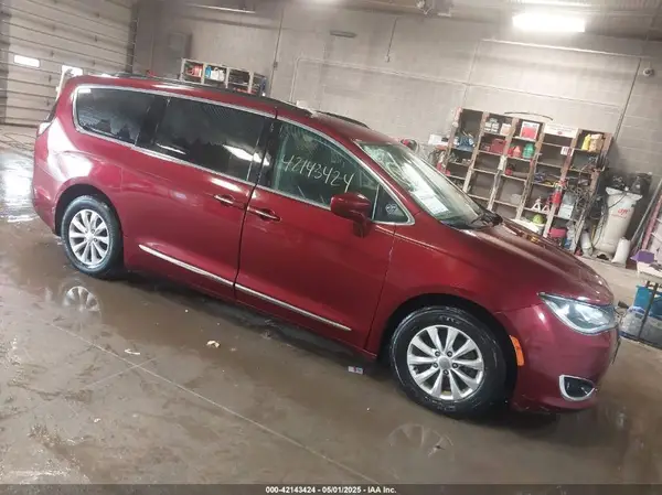 2C4RC1BG3HR688012 2017 CHRYSLER PACIFICA - Image 1
