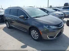2C4RC1BG3HR691556 2017 CHRYSLER PACIFICA