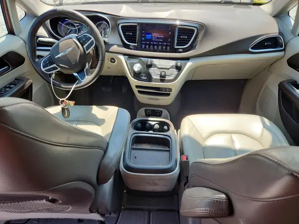 2C4RC1BG3HR711885 2017 CHRYSLER PACIFICA - Image 8