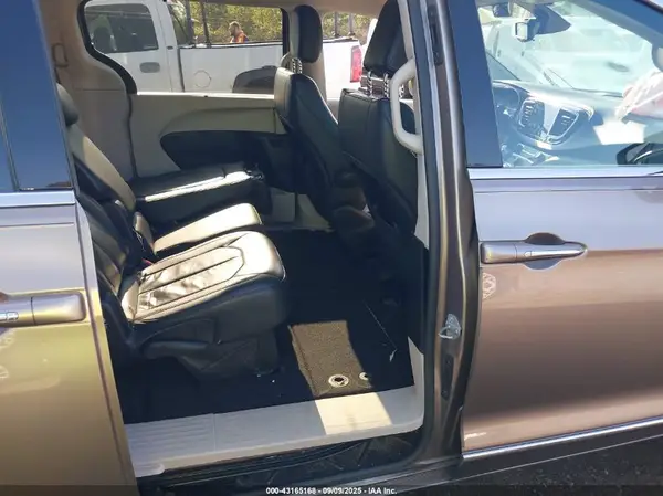 2C4RC1BG3HR729383 2017 CHRYSLER PACIFICA - Image 8