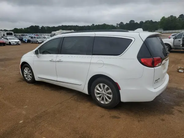 2C4RC1BG3HR729545 2017 CHRYSLER PACIFICA - Image 2