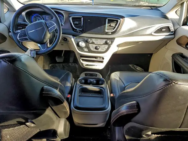 2C4RC1BG3HR752243 2017 CHRYSLER PACIFICA - Image 8