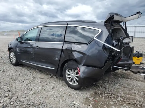 2C4RC1BG3HR762495 2017 CHRYSLER PACIFICA - Image 2
