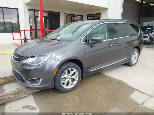 2C4RC1BG3HR763503 2017 CHRYSLER PACIFICA - Image 2