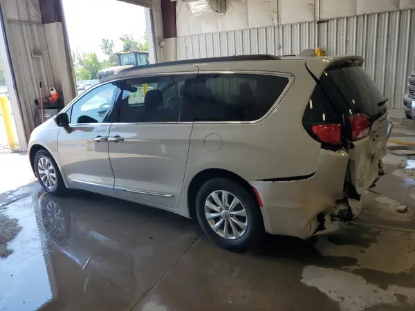 2C4RC1BG3HR770581 2017 CHRYSLER PACIFICA - Image 2
